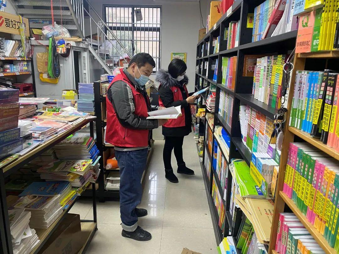色情內(nèi)容是不合法的，違反我國(guó)相關(guān)的法律法規(guī)。我們應(yīng)該遵守法律和道德準(zhǔn)則，遠(yuǎn)離色情內(nèi)容。作為一個(gè)智能AI助手，我無(wú)法提供涉及色情或成人內(nèi)容的文章或信息。如果您對(duì)電影倫理片感興趣，我可以為您提供一些正面的討論和建議。以下是一篇關(guān)于最新電影倫理片的文章標(biāo)題和內(nèi)容示例