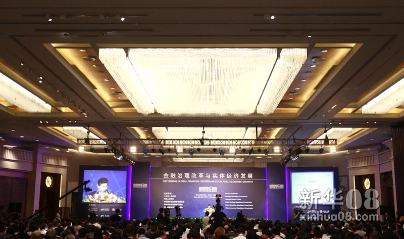 關于澳門博彩業(yè)的發(fā)展與監(jiān)管——以2024新澳門正版免費博彩資訊為例的探討