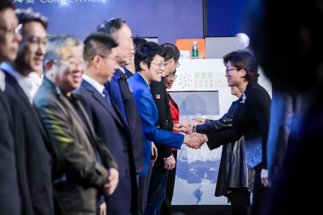王中王一肖一特一中一澳，探索多元領(lǐng)域的杰出表現(xiàn)
