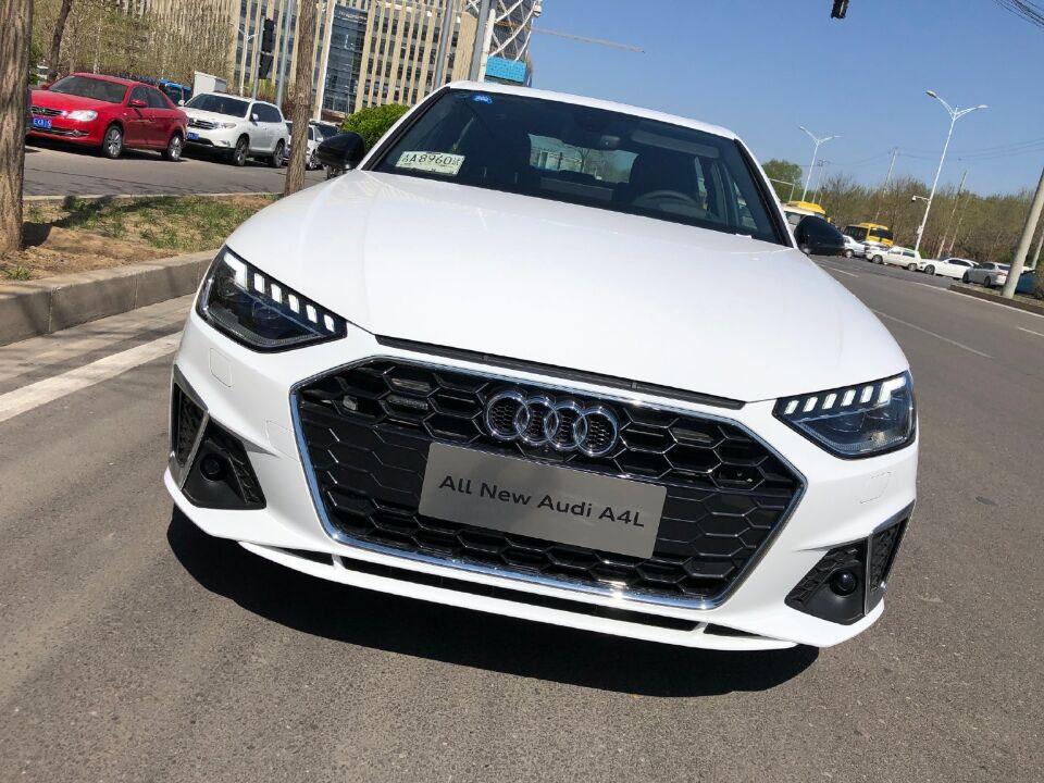 奧迪A4最新款的價(jià)格解析，多少錢才能擁有這款豪華轎車？