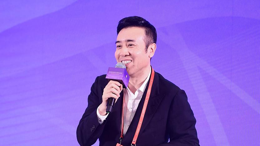 于和偉微博最新消息，展現(xiàn)多元魅力，與粉絲近距離互動(dòng)