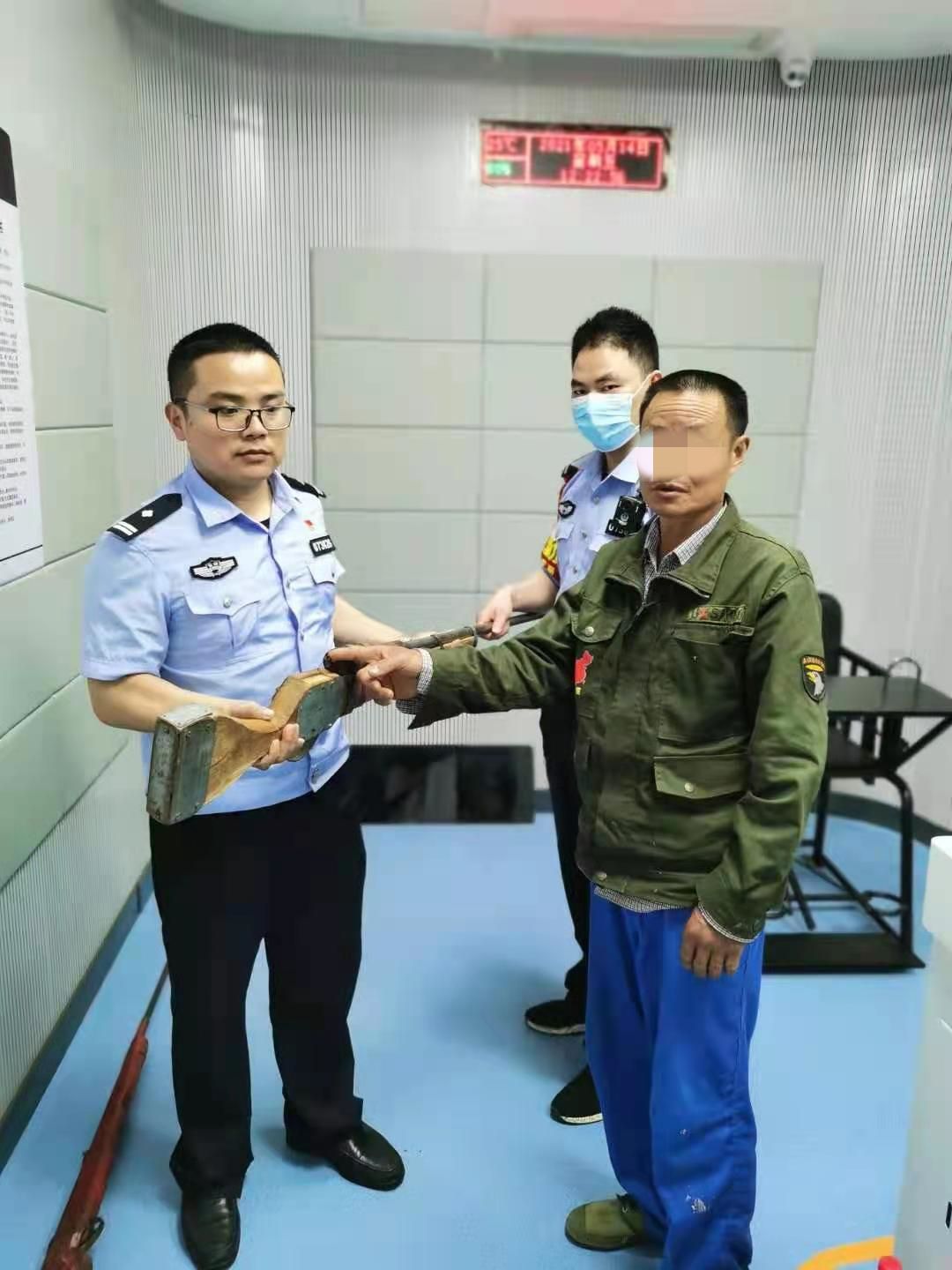 澳門正版資料大全與免費采資，一個關于犯罪與法律的探討
