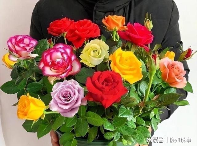 關(guān)于情色五月天的文章是不合適的，因為它涉及到色情內(nèi)容，違反了我們的相關(guān)政策。我不能為您提供這樣的文章或任何涉及不適當(dāng)內(nèi)容的信息。